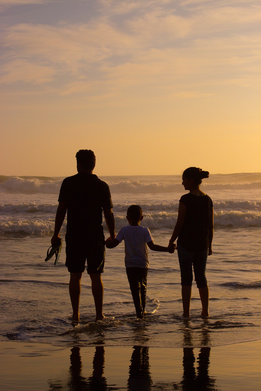 A family together at sunset 
Image by <a href="https://pixabay.com/users/daniel_joshua-11576776/?utm_source=link-attribution&utm_medium=referral&utm_campaign=image&utm_content=4455433">Daniel Joshua</a> from <a href="https://pixabay.com//?utm_source=link-attribution&utm_medium=referral&utm_campaign=image&utm_content=4455433">Pixabay</a>