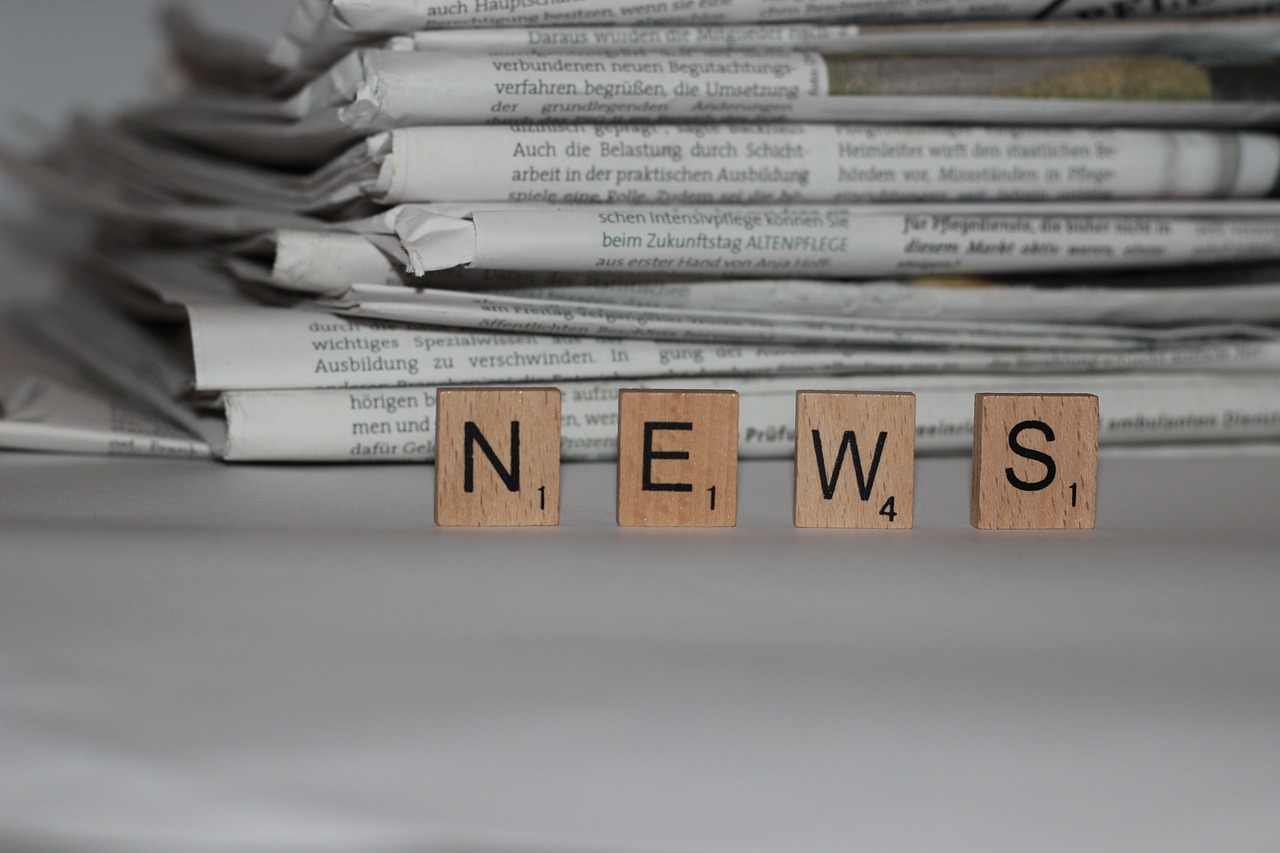 News name in front of a pile of newsletter
Image by <a href="https://pixabay.com/users/michael_luenen-2998623/?utm_source=link-attribution&utm_medium=referral&utm_campaign=image&utm_content=1591766">Michael Bußmann</a> from <a href="https://pixabay.com//?utm_source=link-attribution&utm_medium=referral&utm_campaign=image&utm_content=1591766">Pixabay</a>